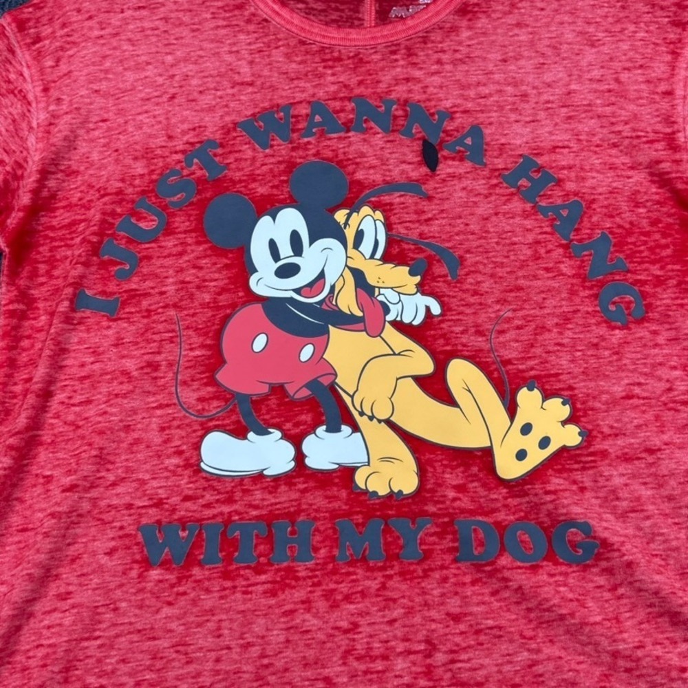 Disney Mickey Goofy Graphic T-Shirt 'Just Wanna Hang With My Dog' Red Sz Small - Picture 1 of 12